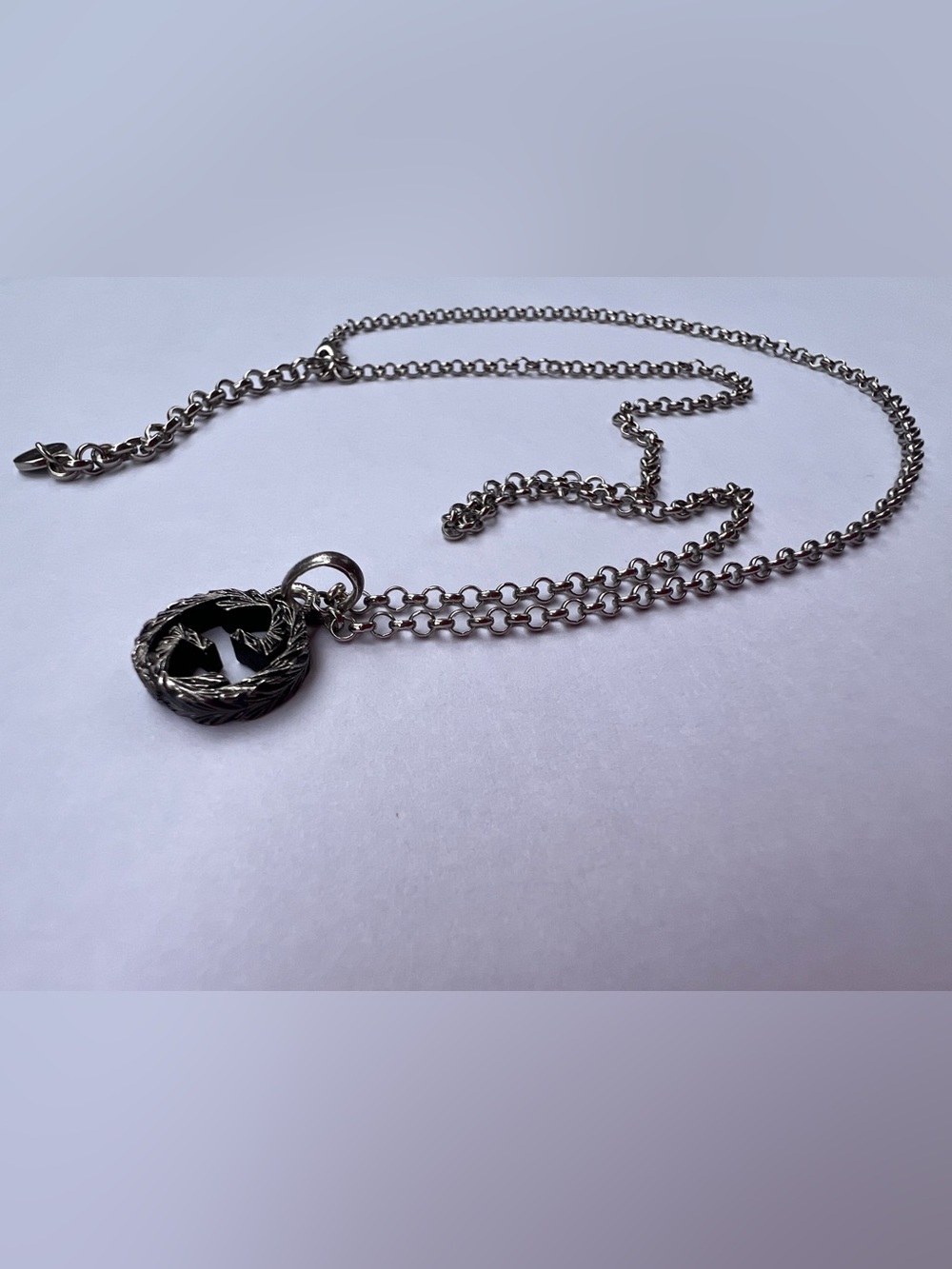 Gucci Silver Interlocking G Rope-Edge Pendant Necklace - Picture 3 of 9
